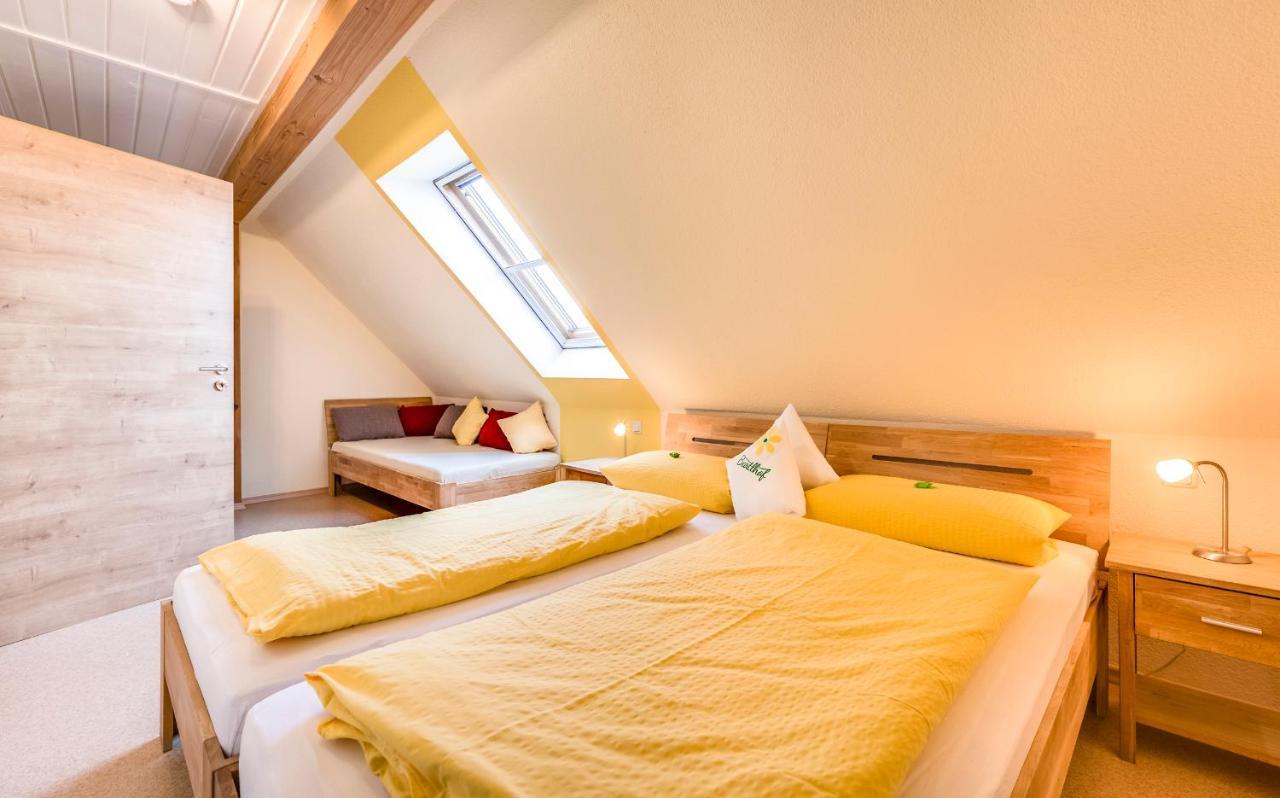 Bartlhof-Ferienwohnungen-Zimmer Burglengenfeld Buitenkant foto