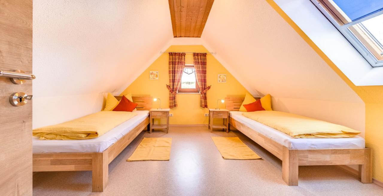 Bartlhof-Ferienwohnungen-Zimmer Burglengenfeld Buitenkant foto