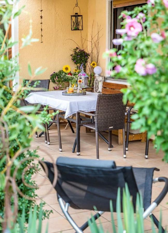 Bartlhof-Ferienwohnungen-Zimmer Burglengenfeld Buitenkant foto